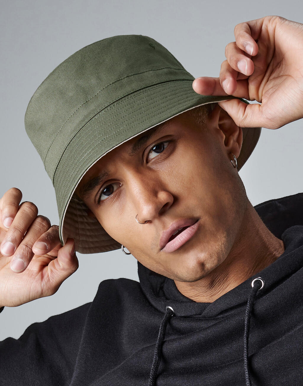 Reversible Bucket Hat in Farbe Black/Light Grey