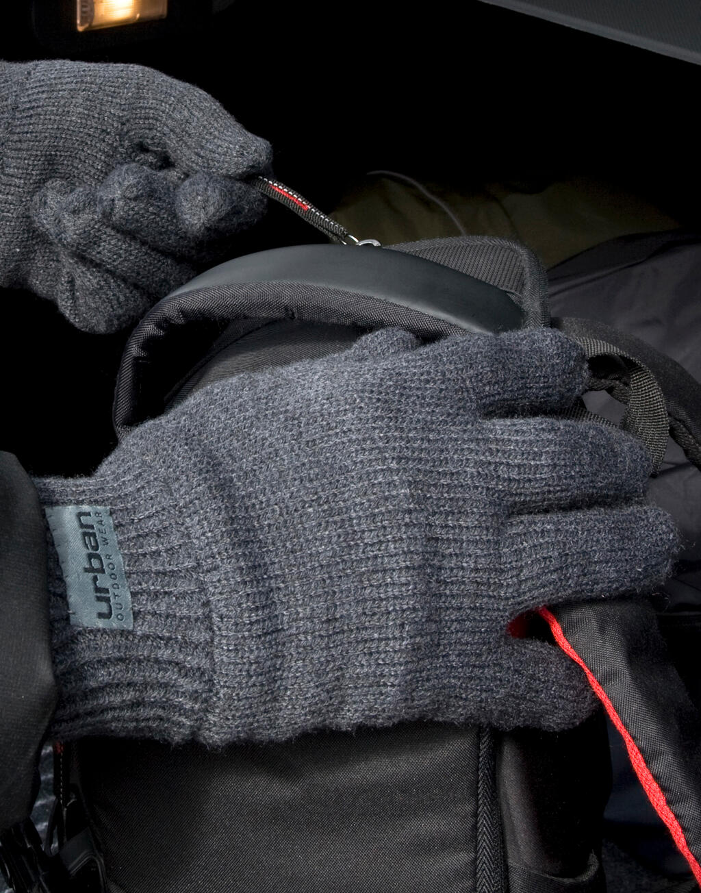 Fully Lined Thinsulate Gloves in Farbe Black