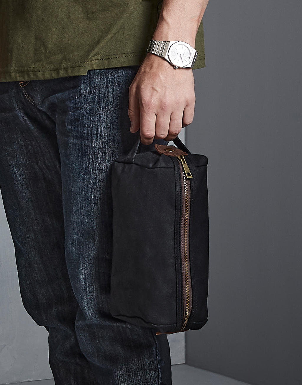 Heritage Waxed Canvas Wash Bag in Farbe Black