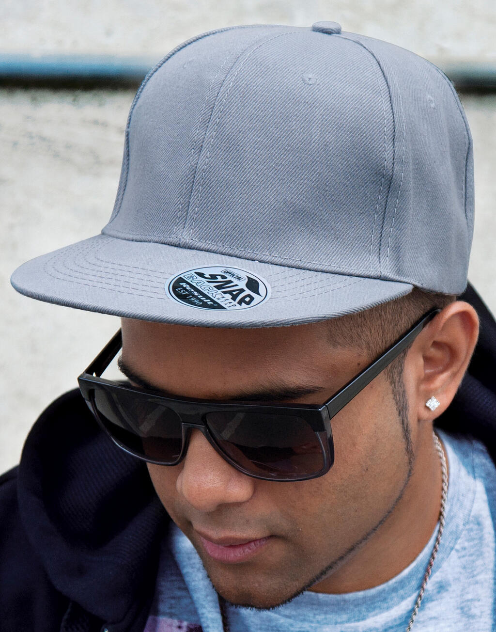 Bronx Original Flat Peak Snap Back Cap in Farbe White