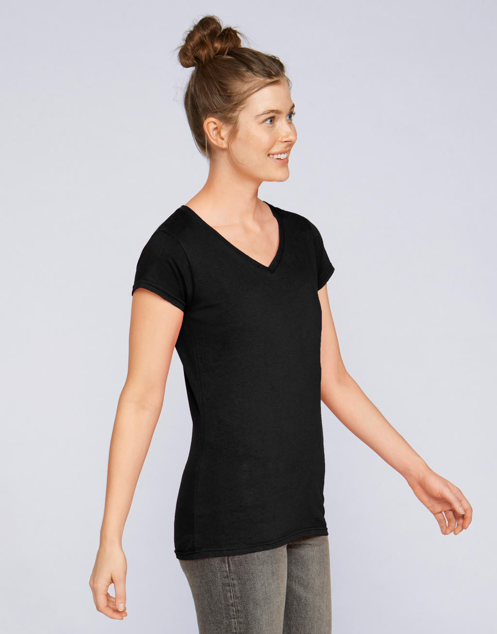 Ladies' Softstyle® V-Neck T-Shirt in Farbe White