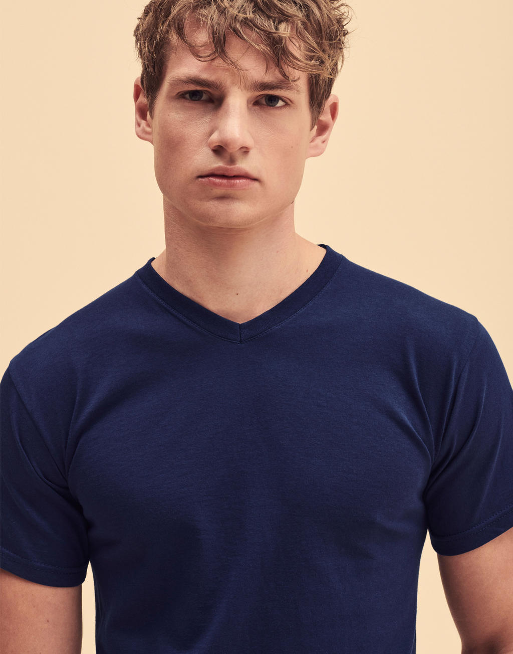 Valueweight V-Neck-Tee in Farbe White