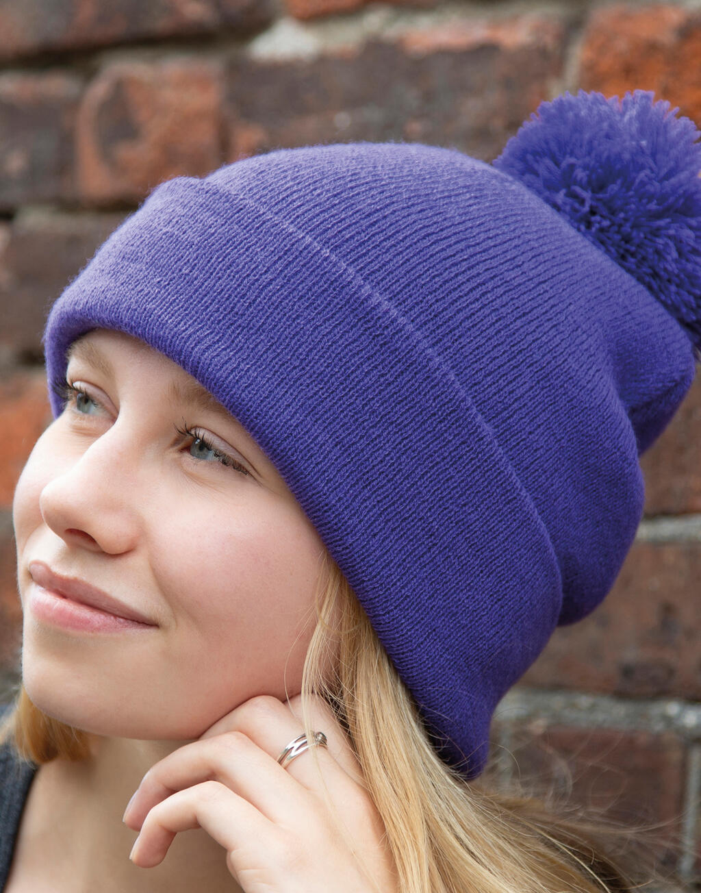 Pom Pom Beanie in Farbe Black