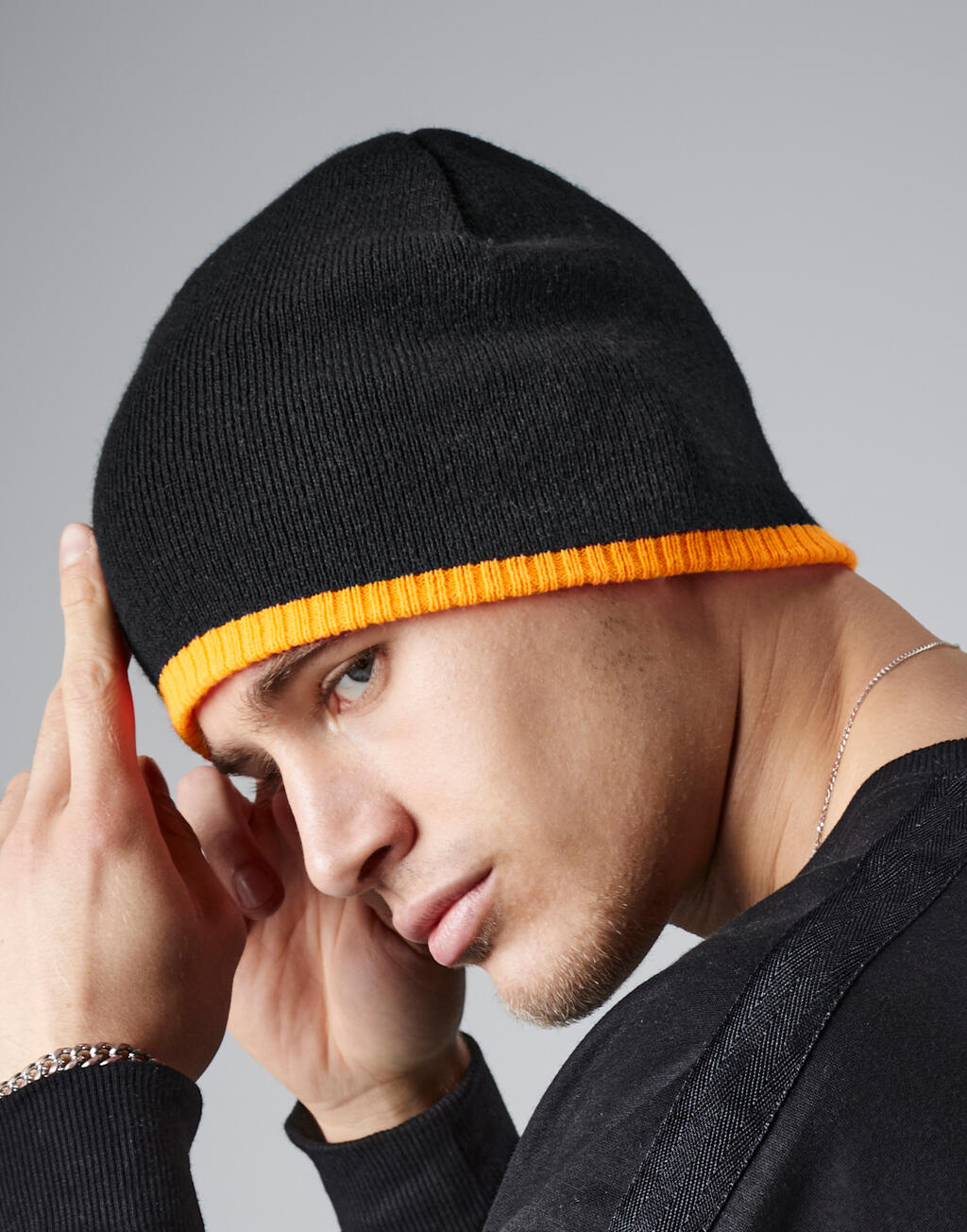 Two-Tone Beanie Knitted Hat in Farbe Black/Fluorescent Yellow