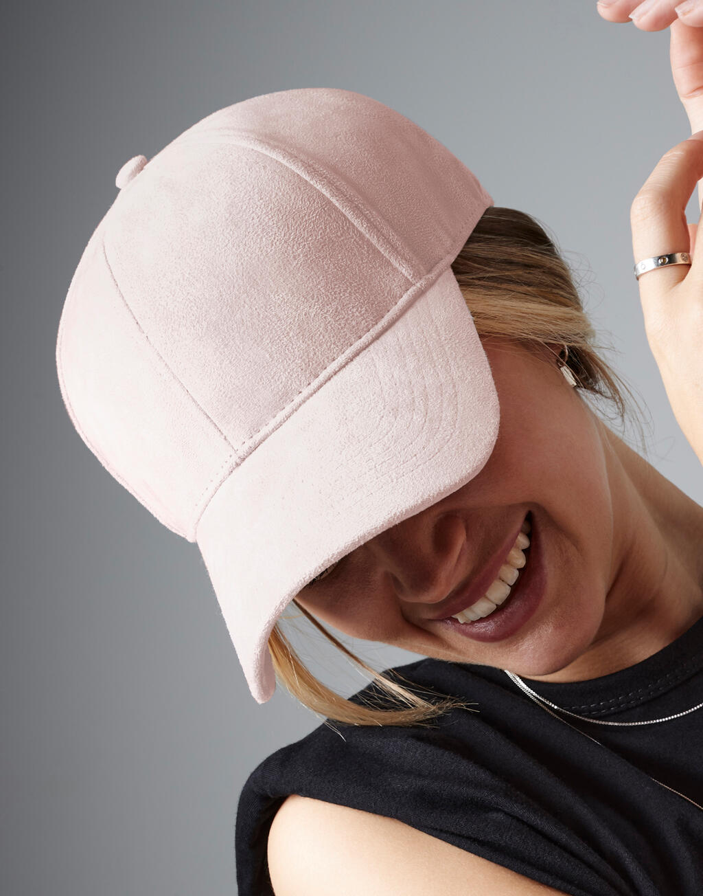 Faux Suede 6 Panel Cap in Farbe Black