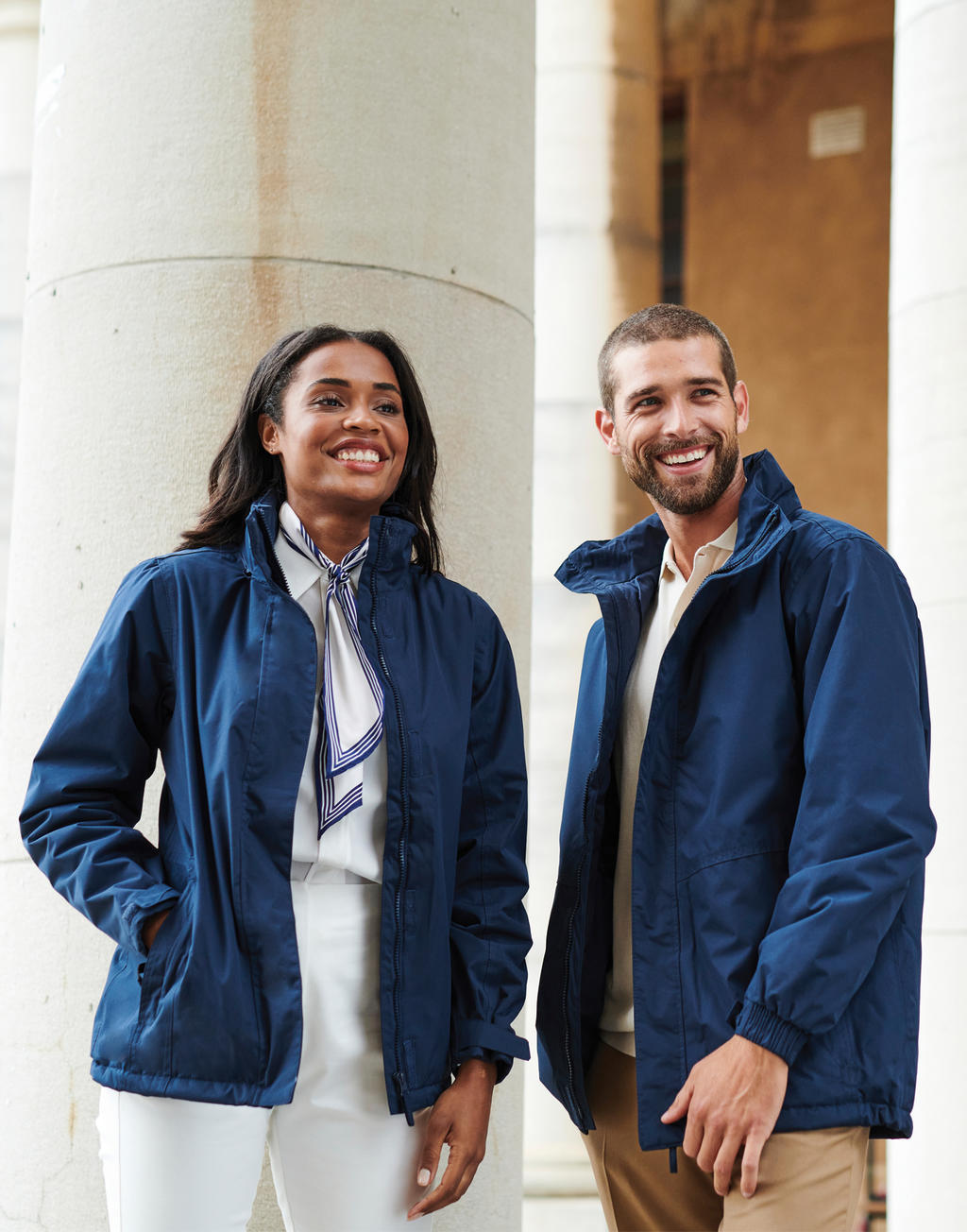 Ladies' Beauford Insulated Jacket in Farbe Black