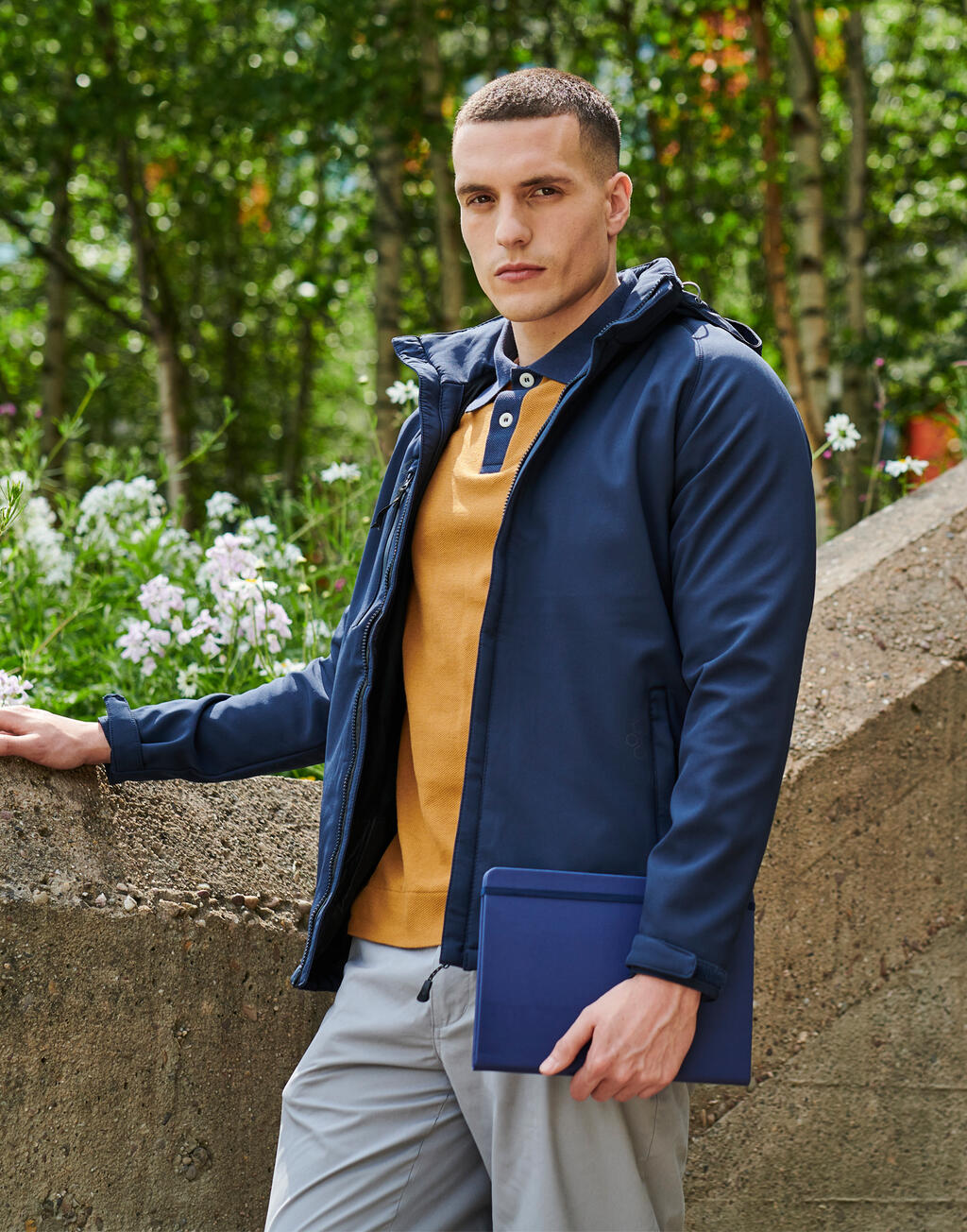 Repeller Lined Hooded Softshell in Farbe Black