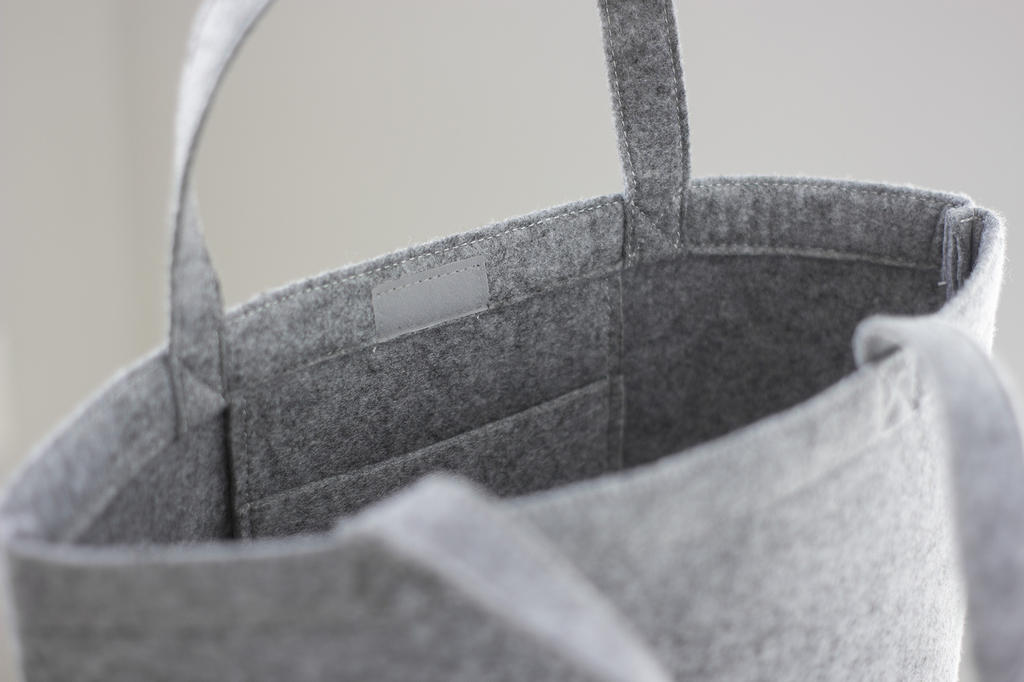 Small Felt Shopper in Farbe Charcoal Melange