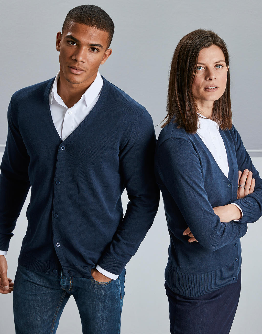 Ladies' V-Neck Knitted Cardigan in Farbe Black