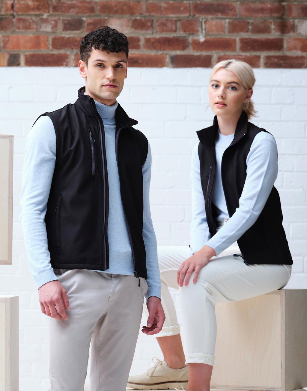 Honestly Made Recycled Softshell Bodywarmer in Farbe Black