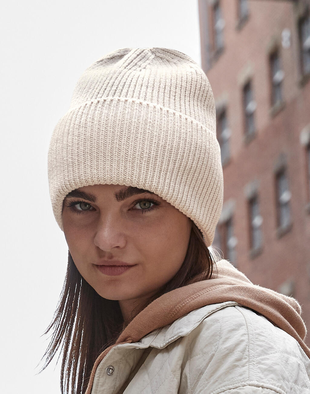 Oversized Cuffed Beanie in Farbe Biscuit