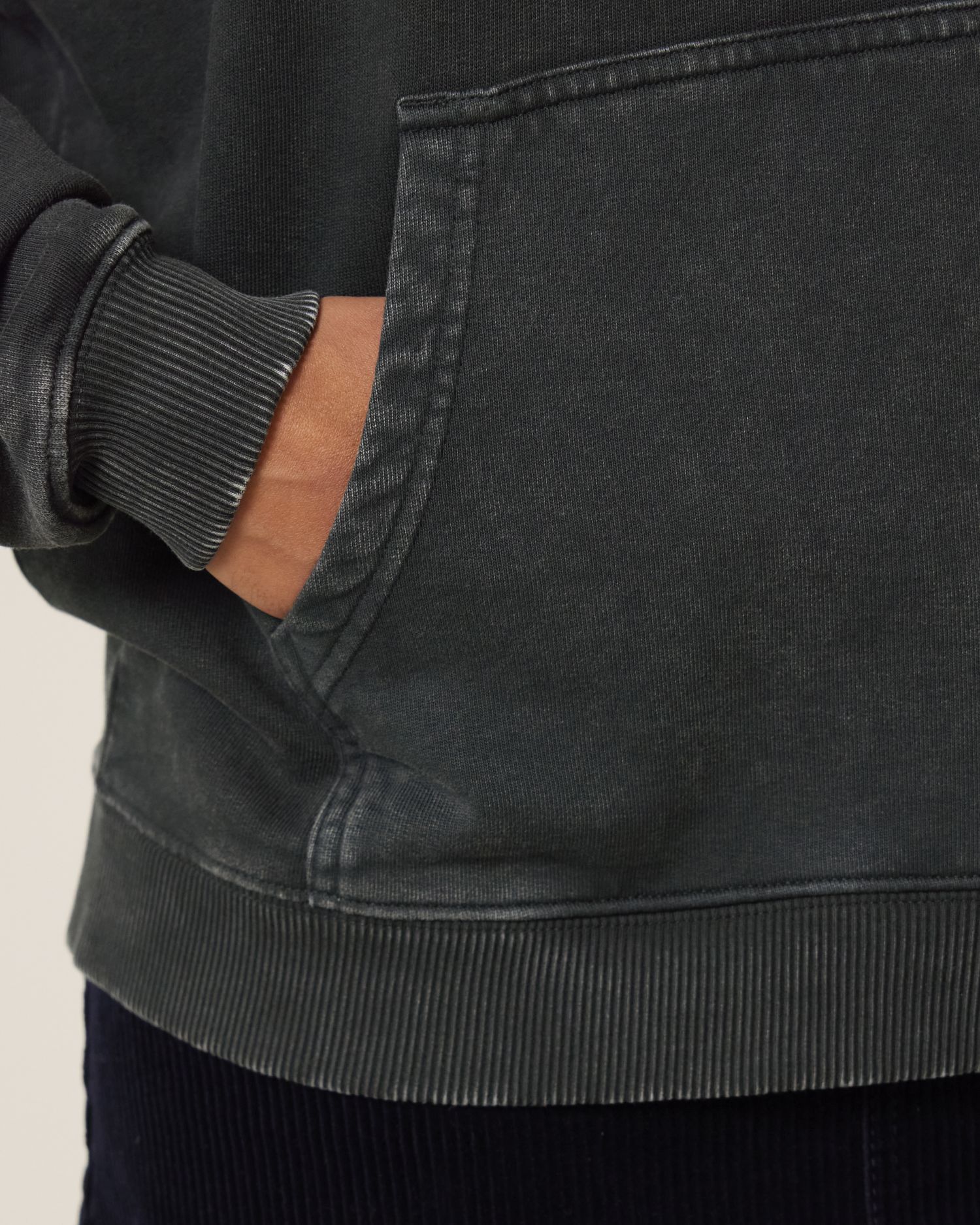 Hoodie Slammer 2.0 vintage in Farbe G. Dyed Black Rock