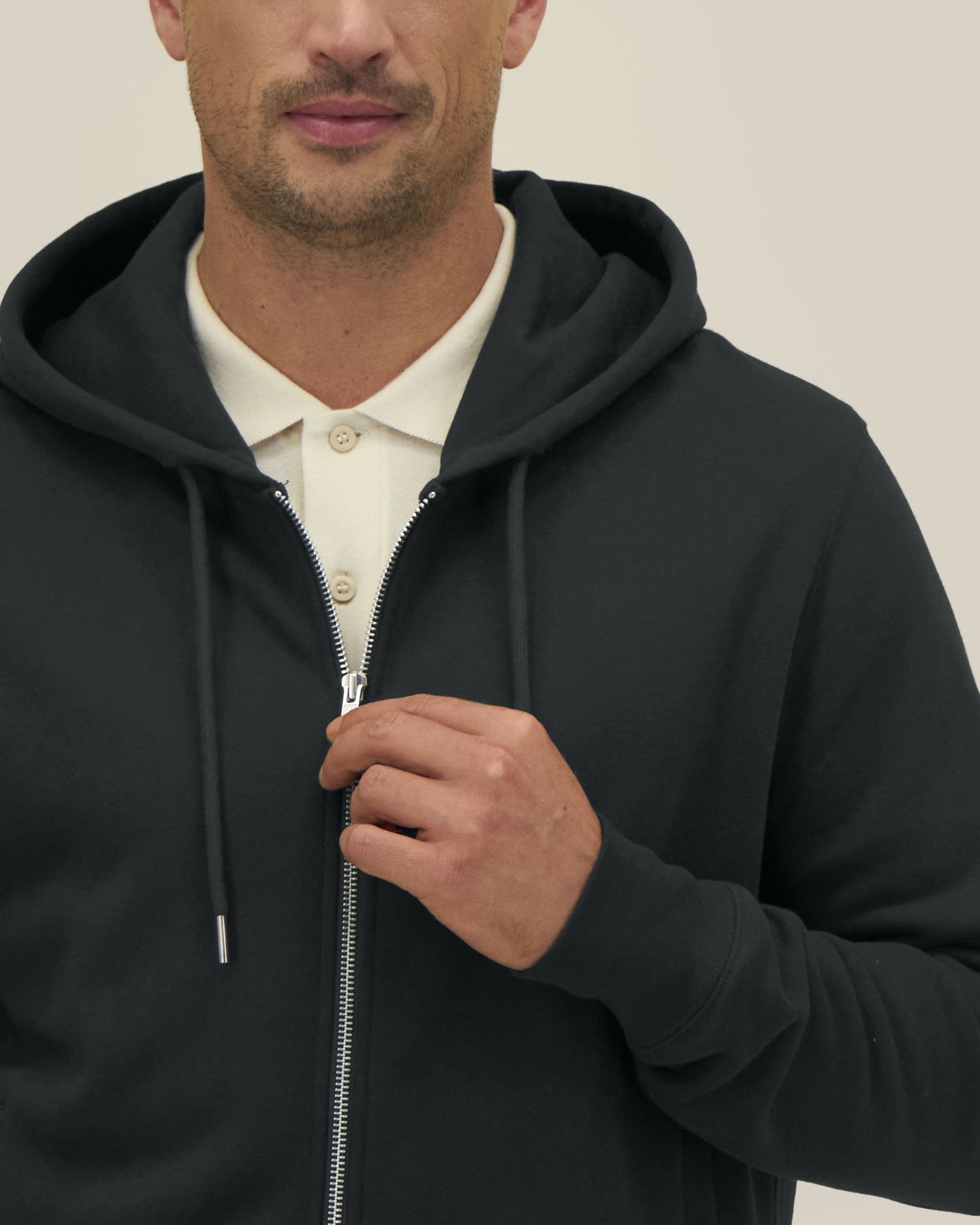 Astor in Farbe Black
