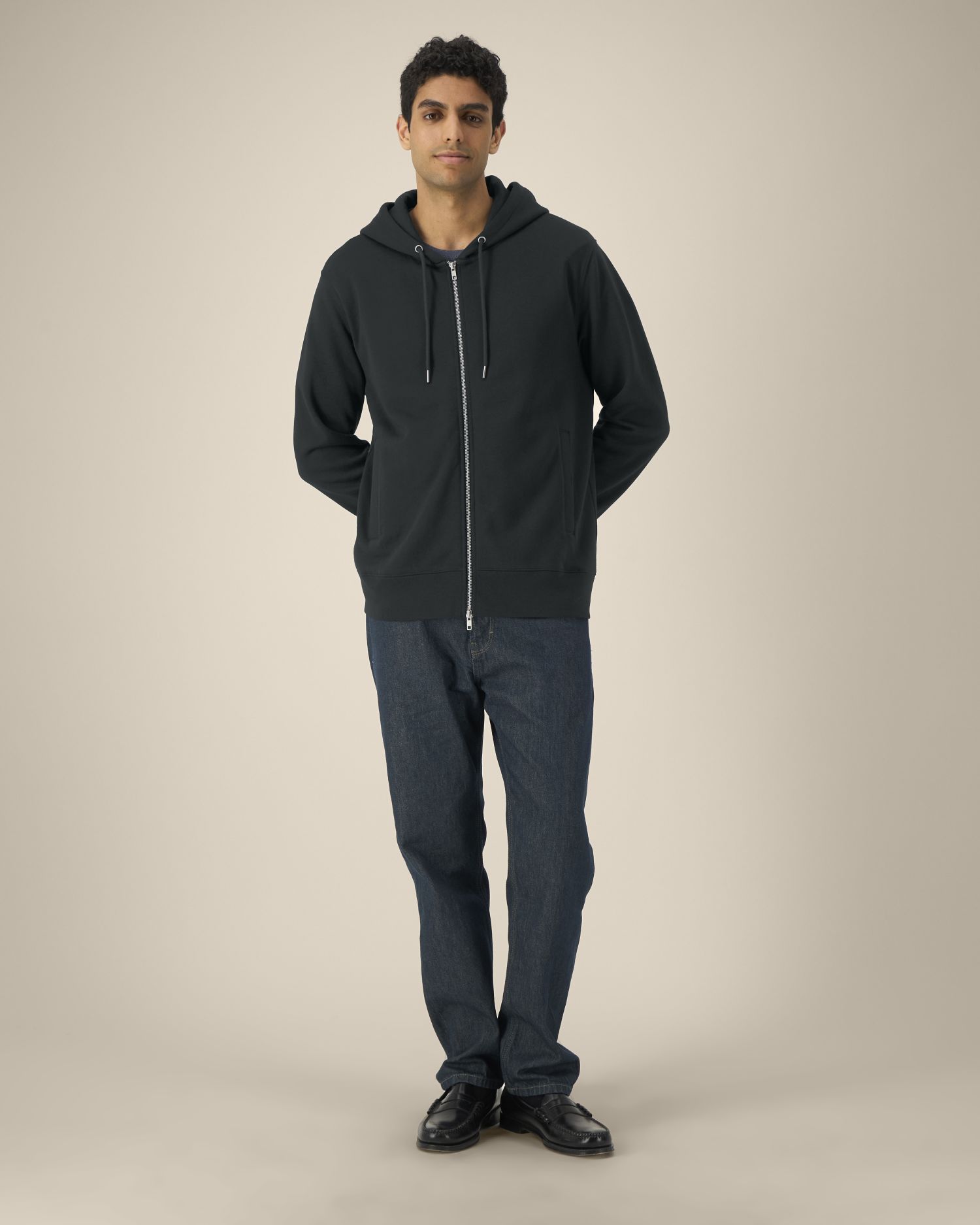 Astor in Farbe Black