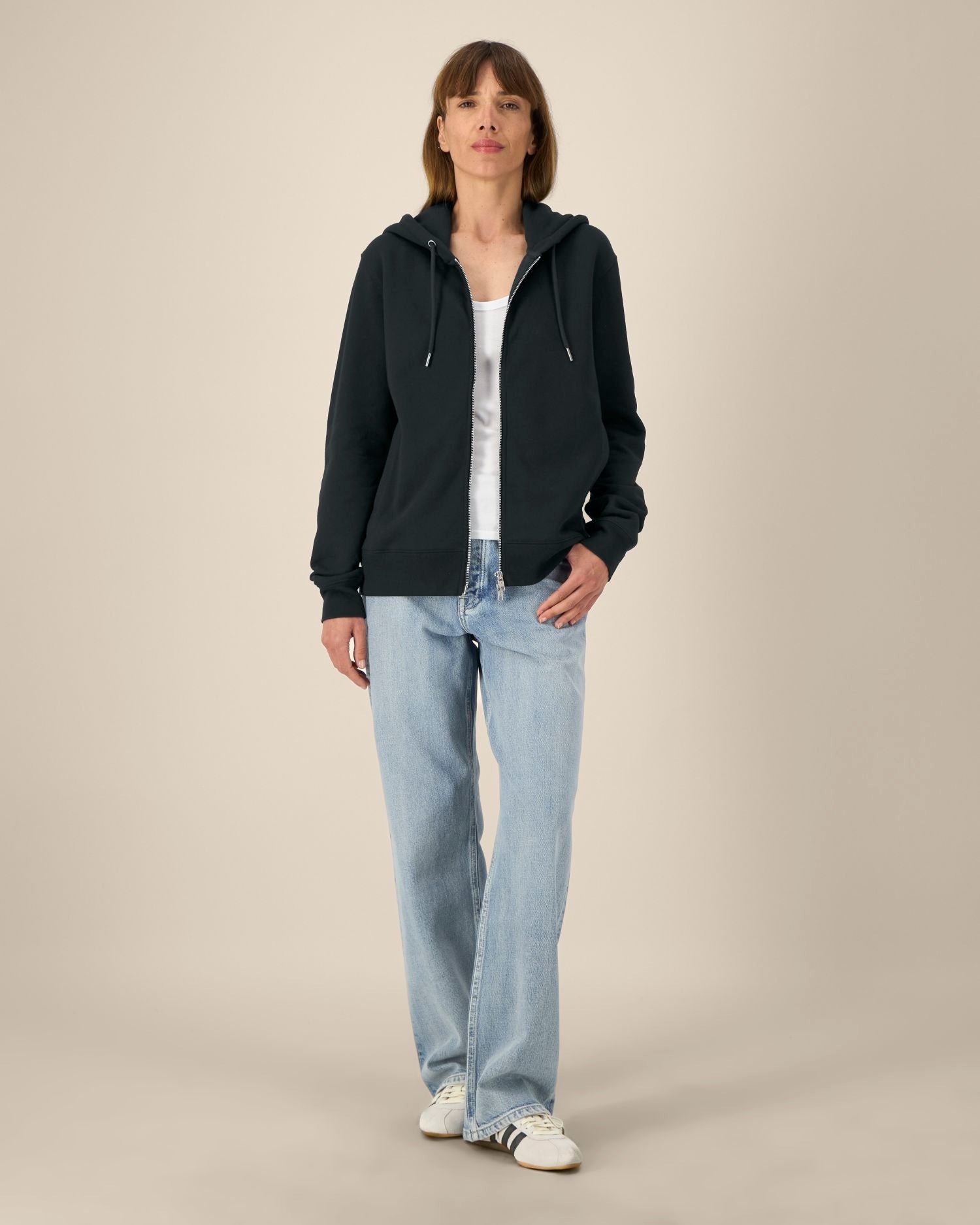 Astor in Farbe Black