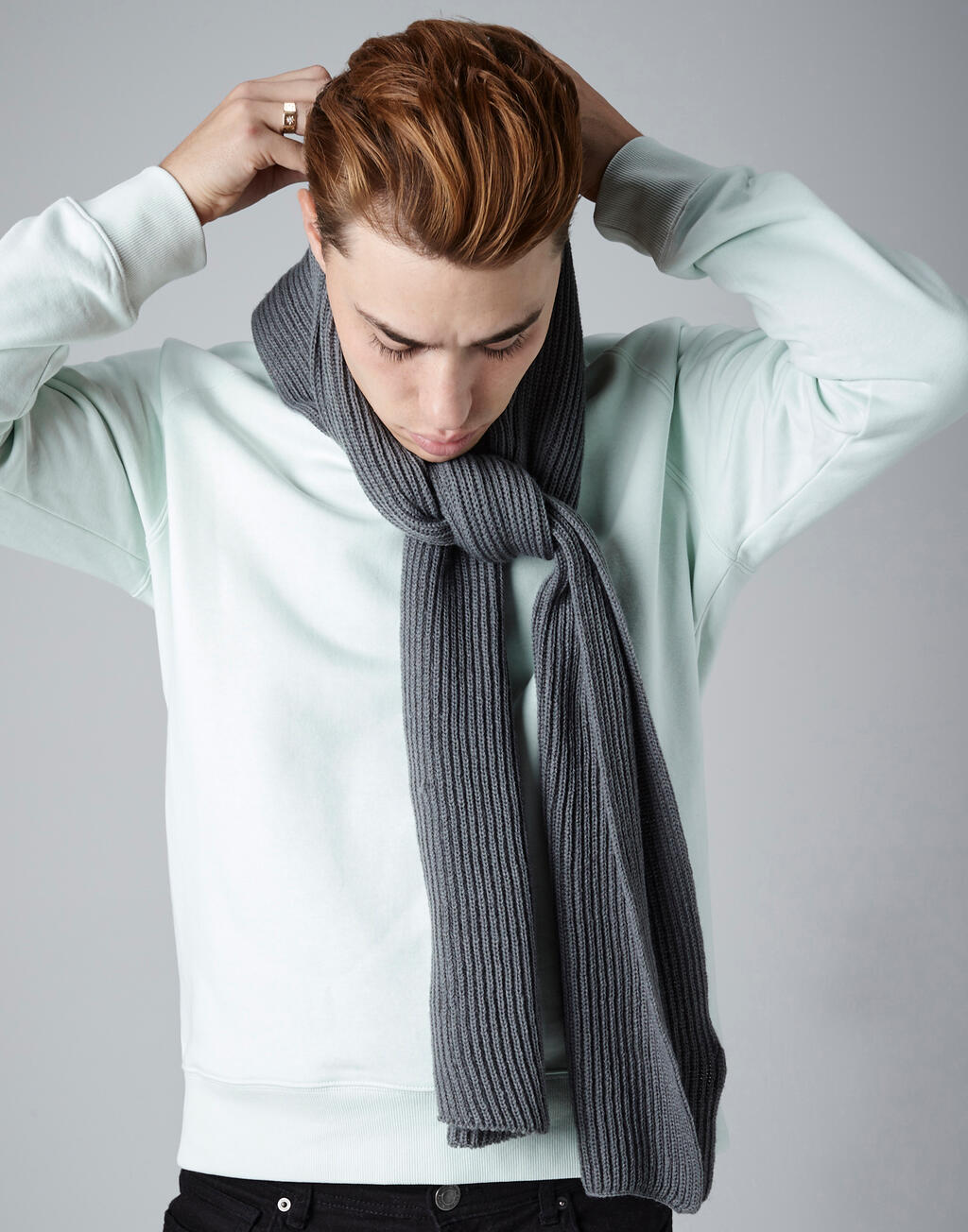  Metro Knitted Scarf in Farbe Black
