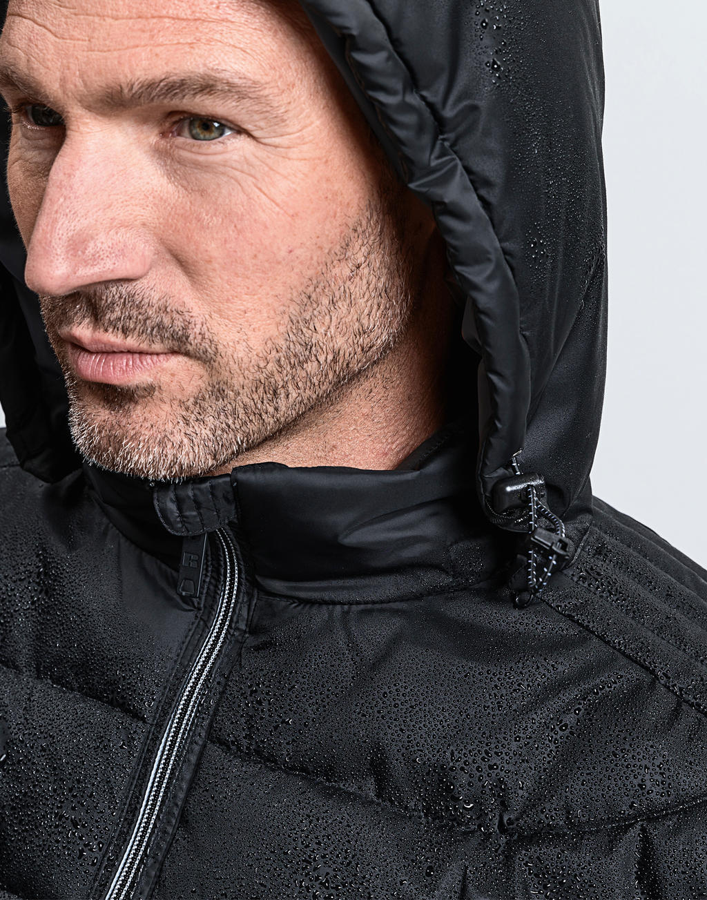  Men's Hooded Nano Jacket in Farbe Black