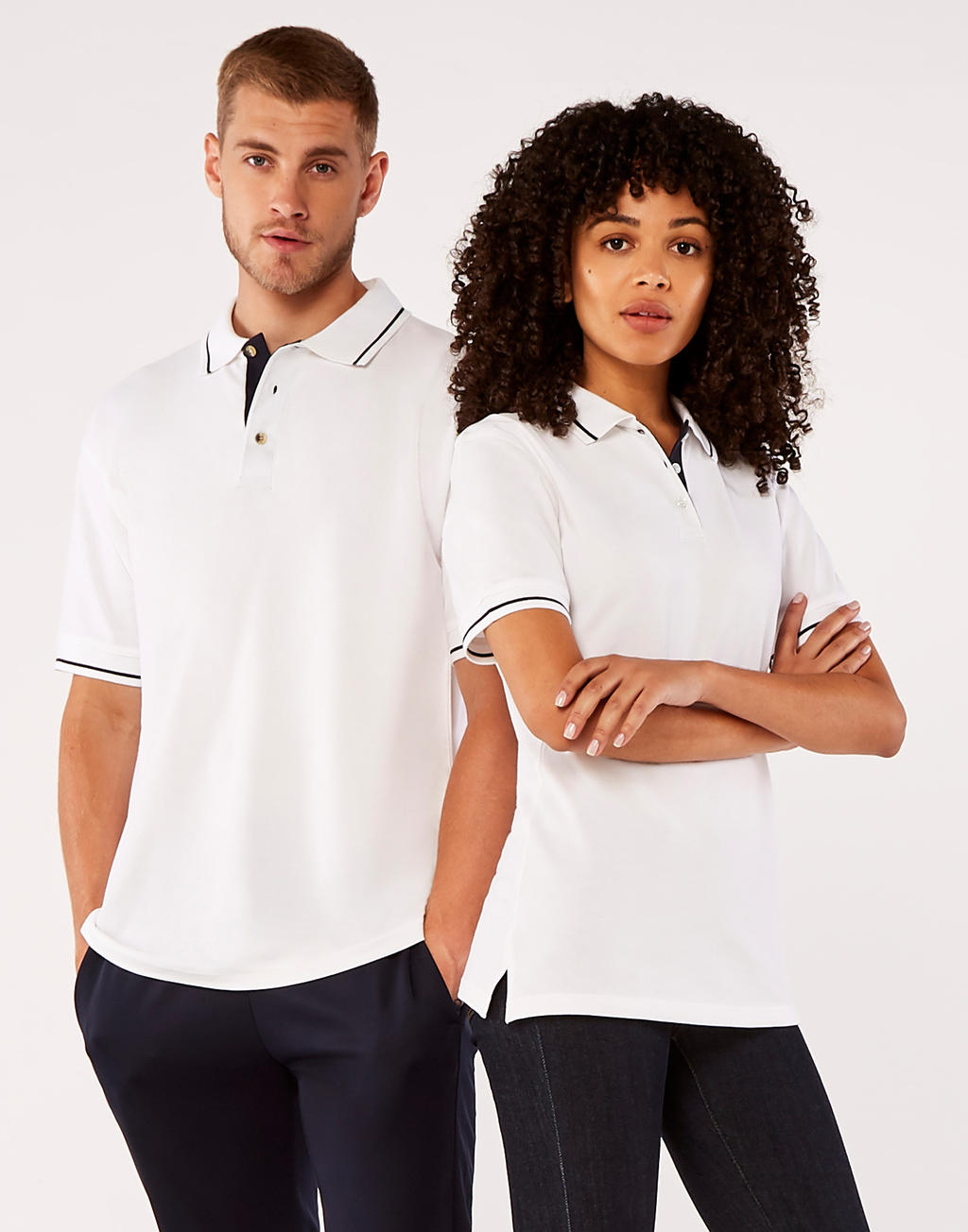  Men's Classic Fit St. Mellion Polo in Farbe White/Navy