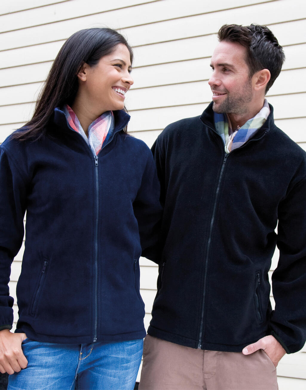  Fashion Fit Outdoor Fleece in Farbe Black