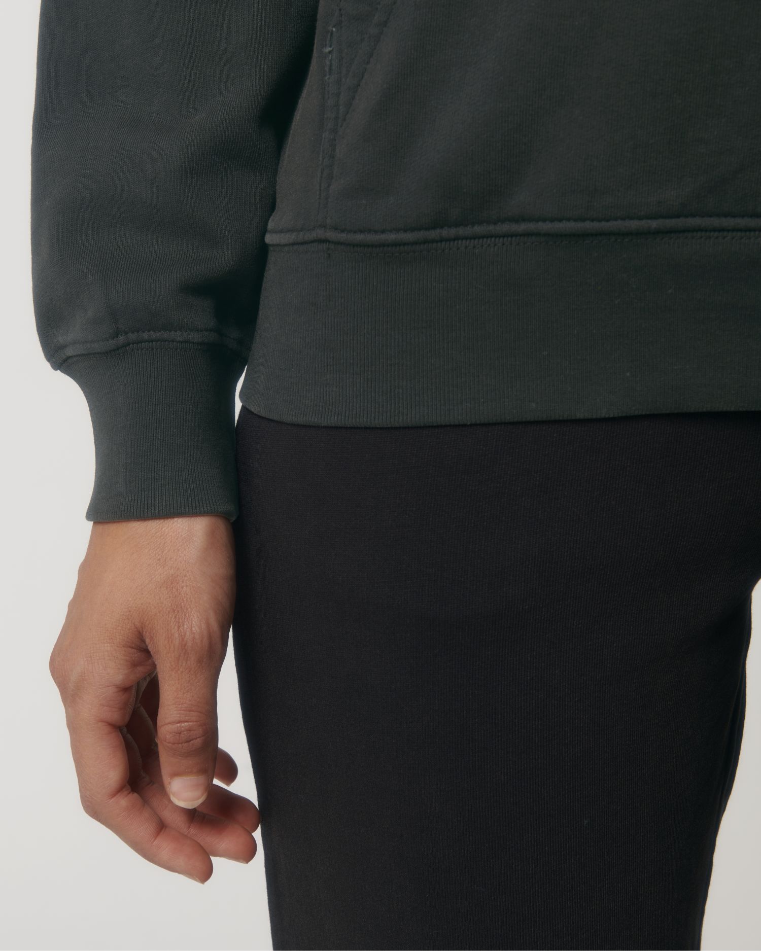 Hoodie Archer Vintage in Farbe G. Dyed Black Rock