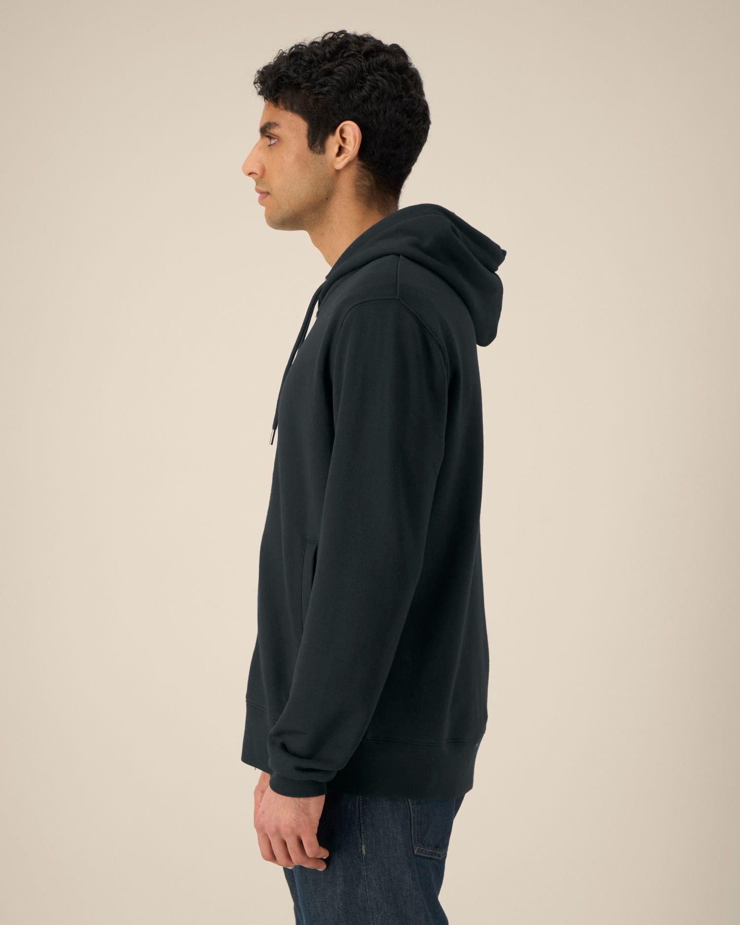 Astor in Farbe Black