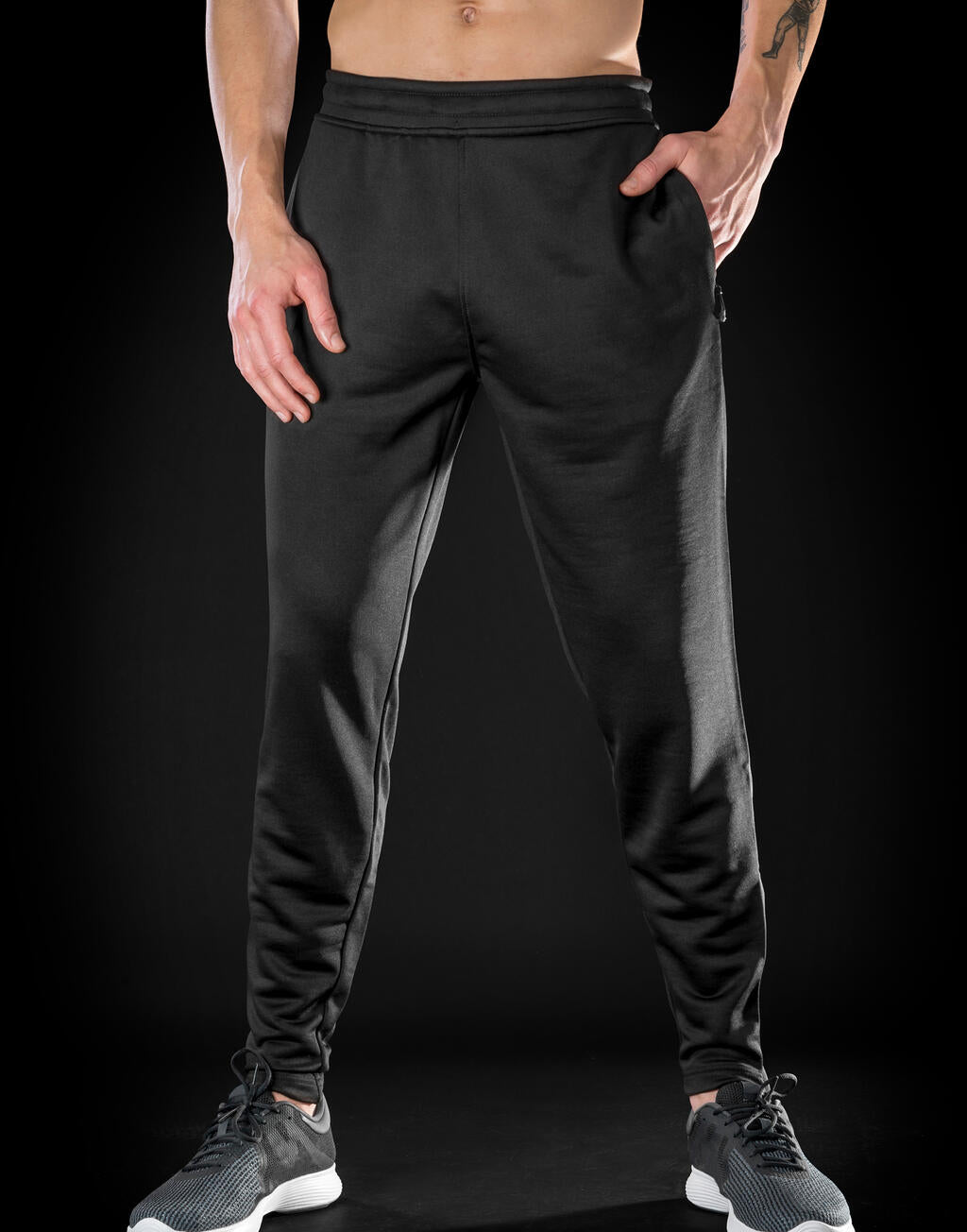  Slim Fit Jogger in Farbe Black